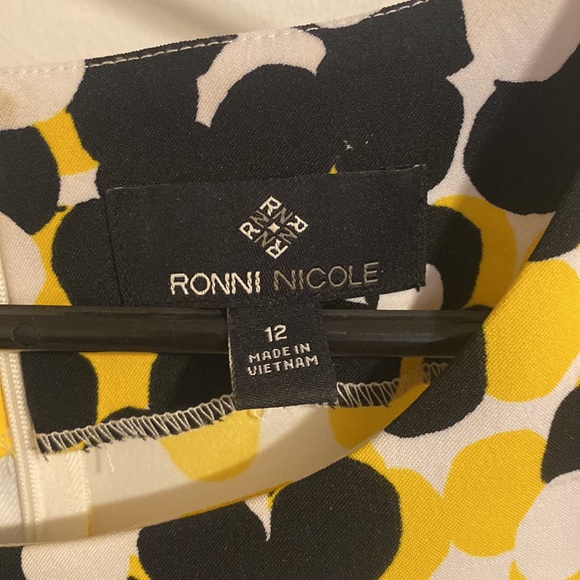 Ronni Nicole Designer Dress Size 12 - Picture 2 of 4